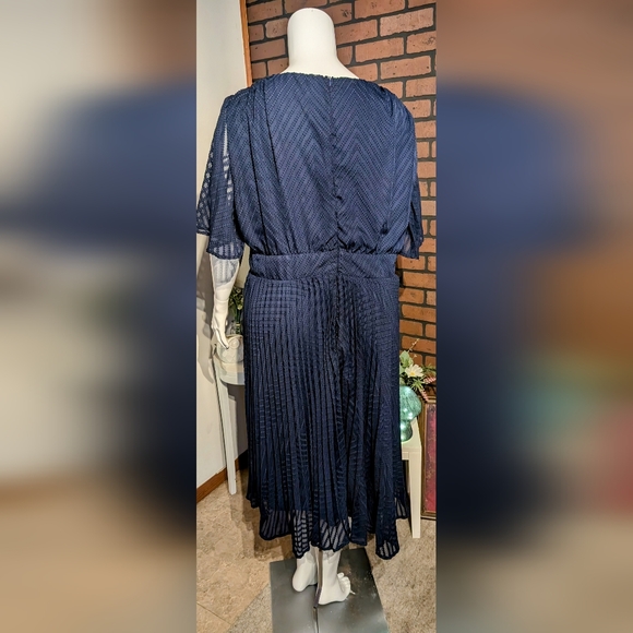 Us size 20 BooHoo dress - Picture 3 of 3